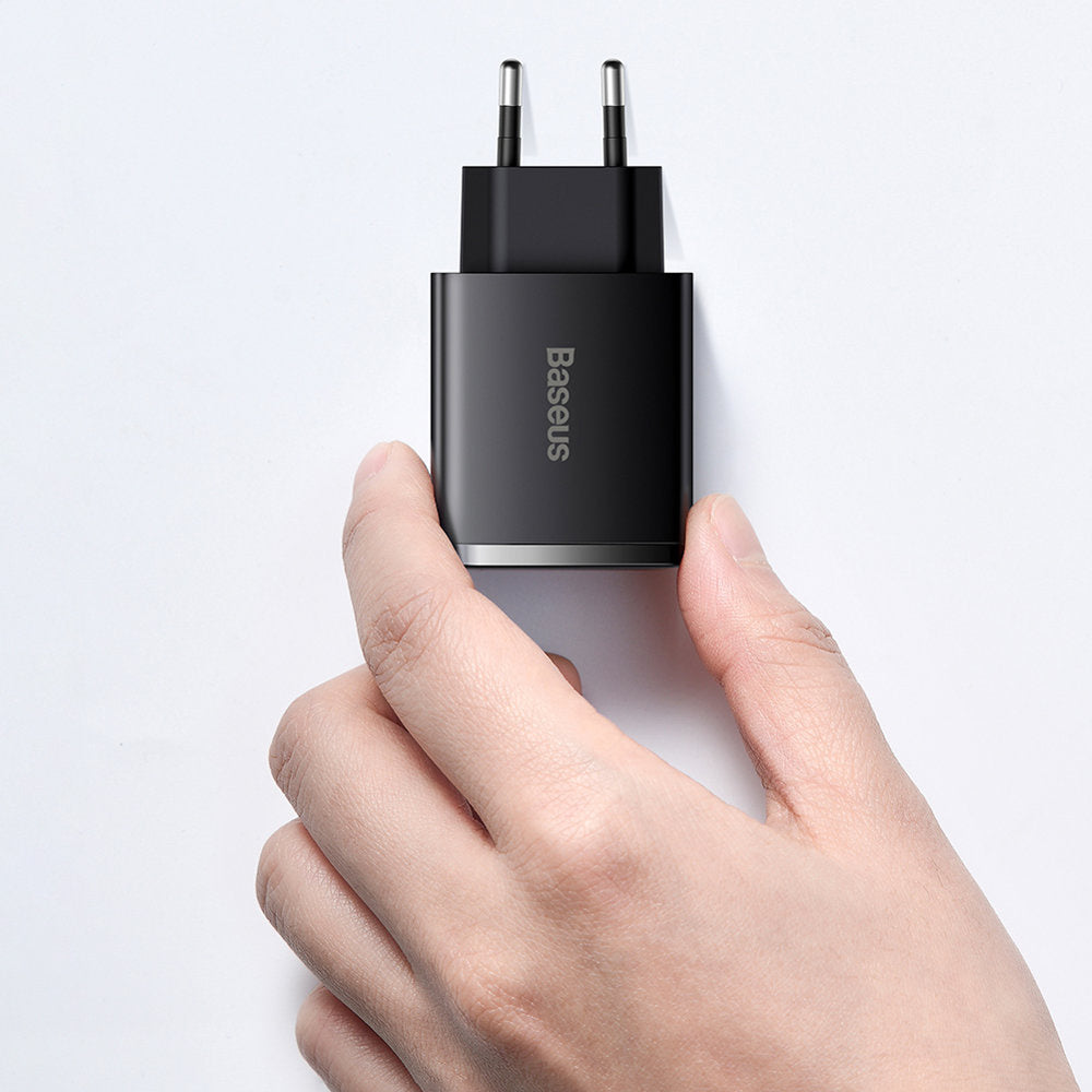 Baseus Compact Szybka ładowarka sieciowa 3-portowa 30W (USB-C + 2x USB-A)