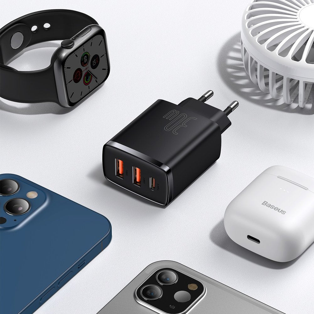 Baseus Compact Szybka ładowarka sieciowa 3-portowa 30W (USB-C + 2x USB-A)