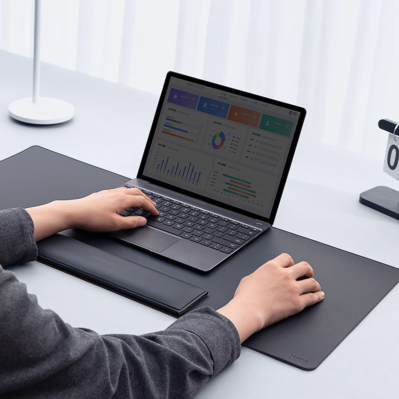 Mata na biurko Baseus MagPro Series II BS-PS037 z podpórką na nadgarstki